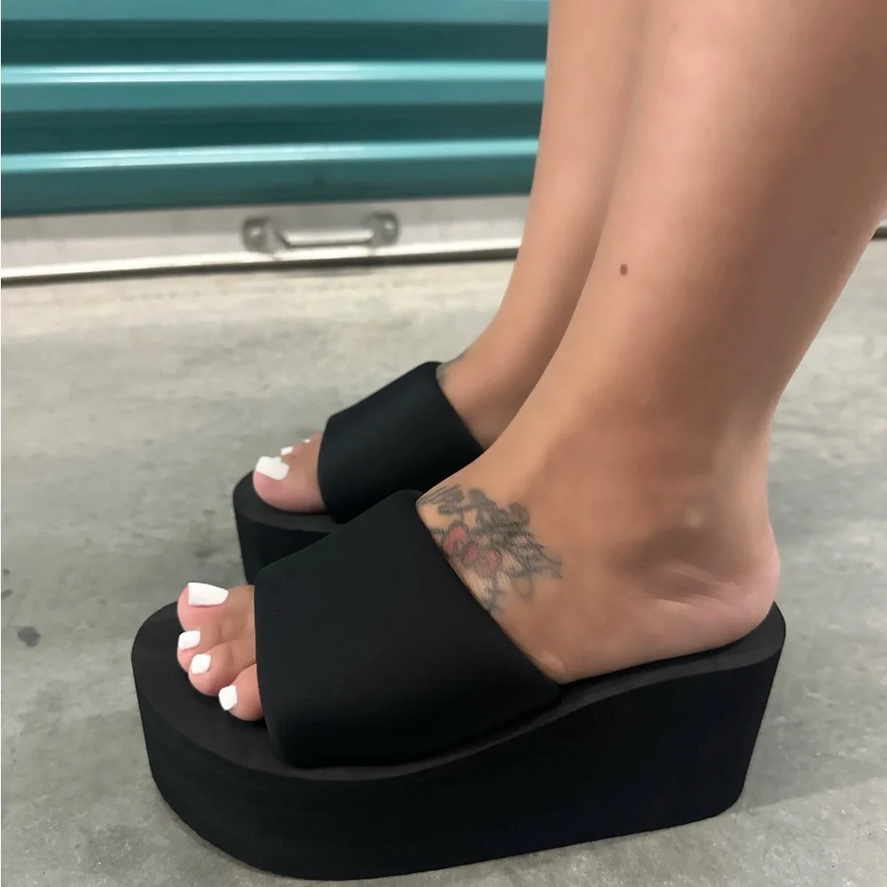 🖤 New! Black Platform Memory Foam Like Wedge Slide Sandals *RUNS BIG*